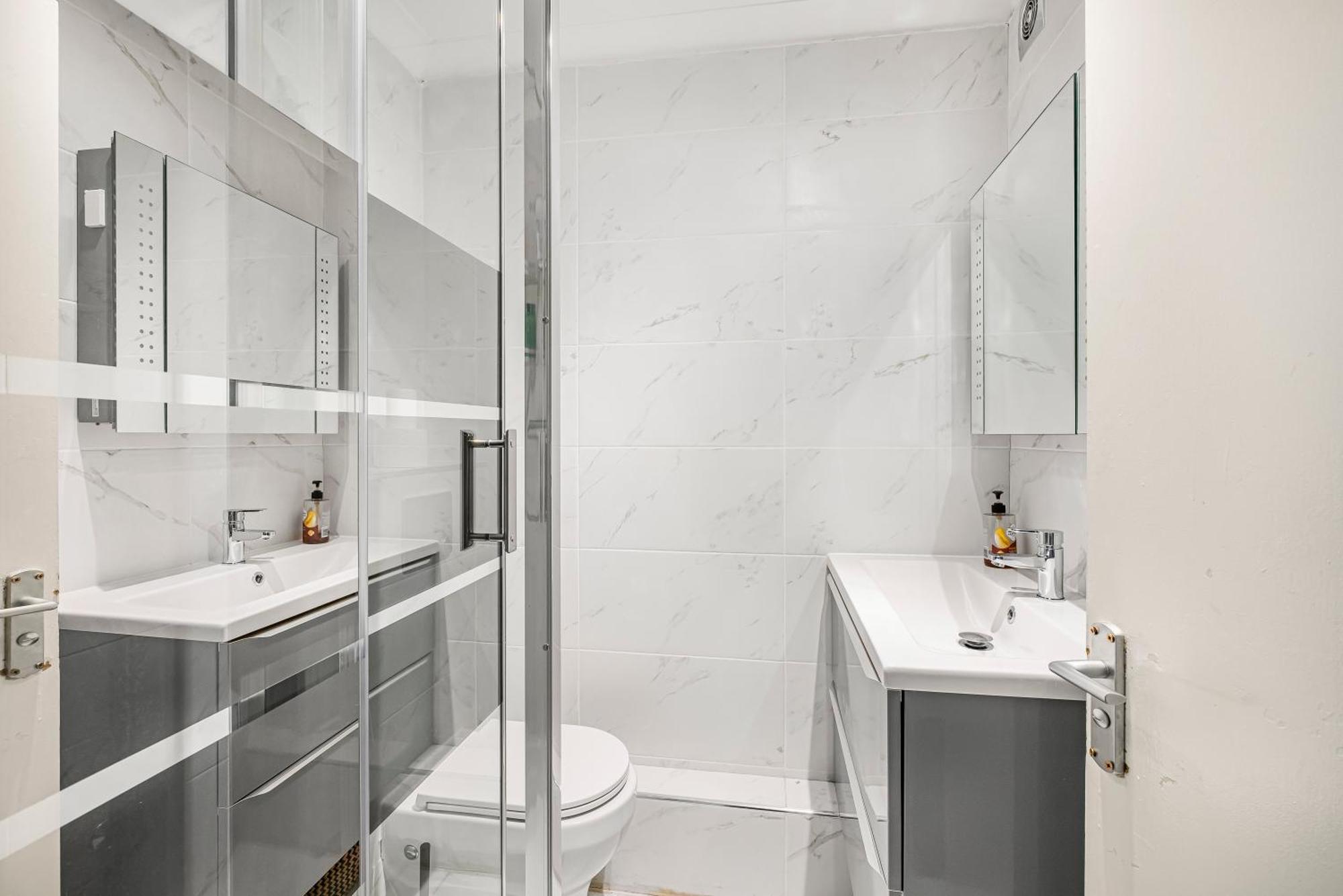 Riverside 3Br With Easy Transport 20Mins To City Centre Лондон Екстериор снимка